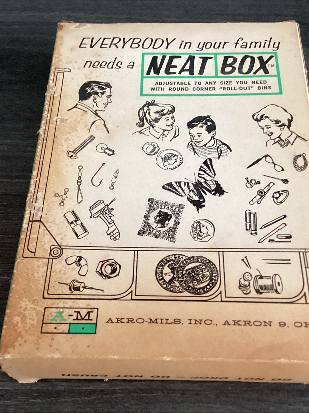 Vtg. Akro-Mills Inc. NEAT BOX never used.  Everybody in your family needs one